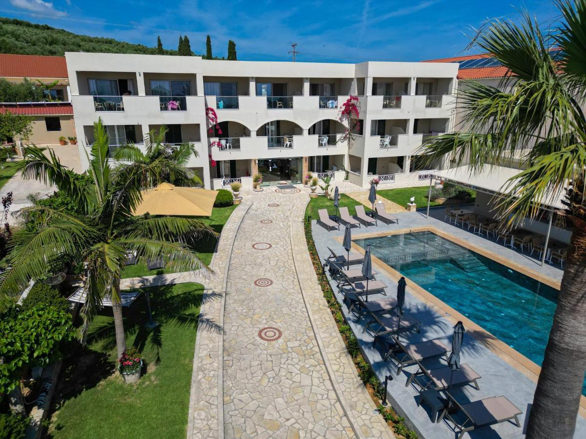 Remezzo Studios & Apartments Amoudi Exterior photo